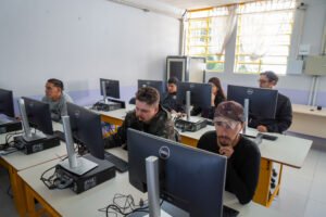 Matrículas para 2º semestre da EJA em escolas da rede estadual são abertas