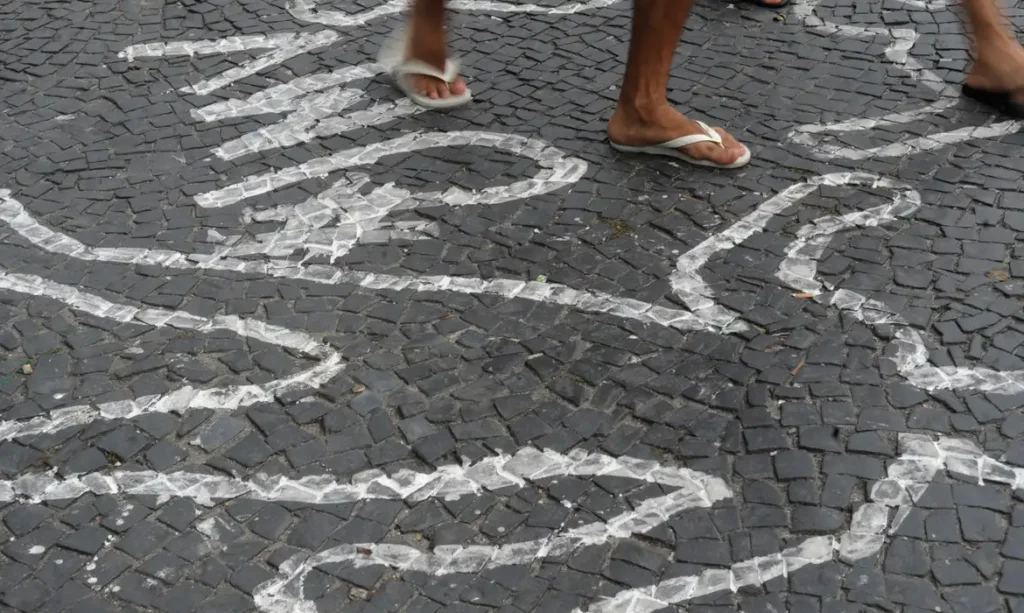silhueta_de_corpos_primeira