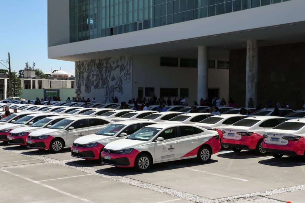 72 veículos no Palácio Iguaçu