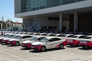 72 veículos no Palácio Iguaçu